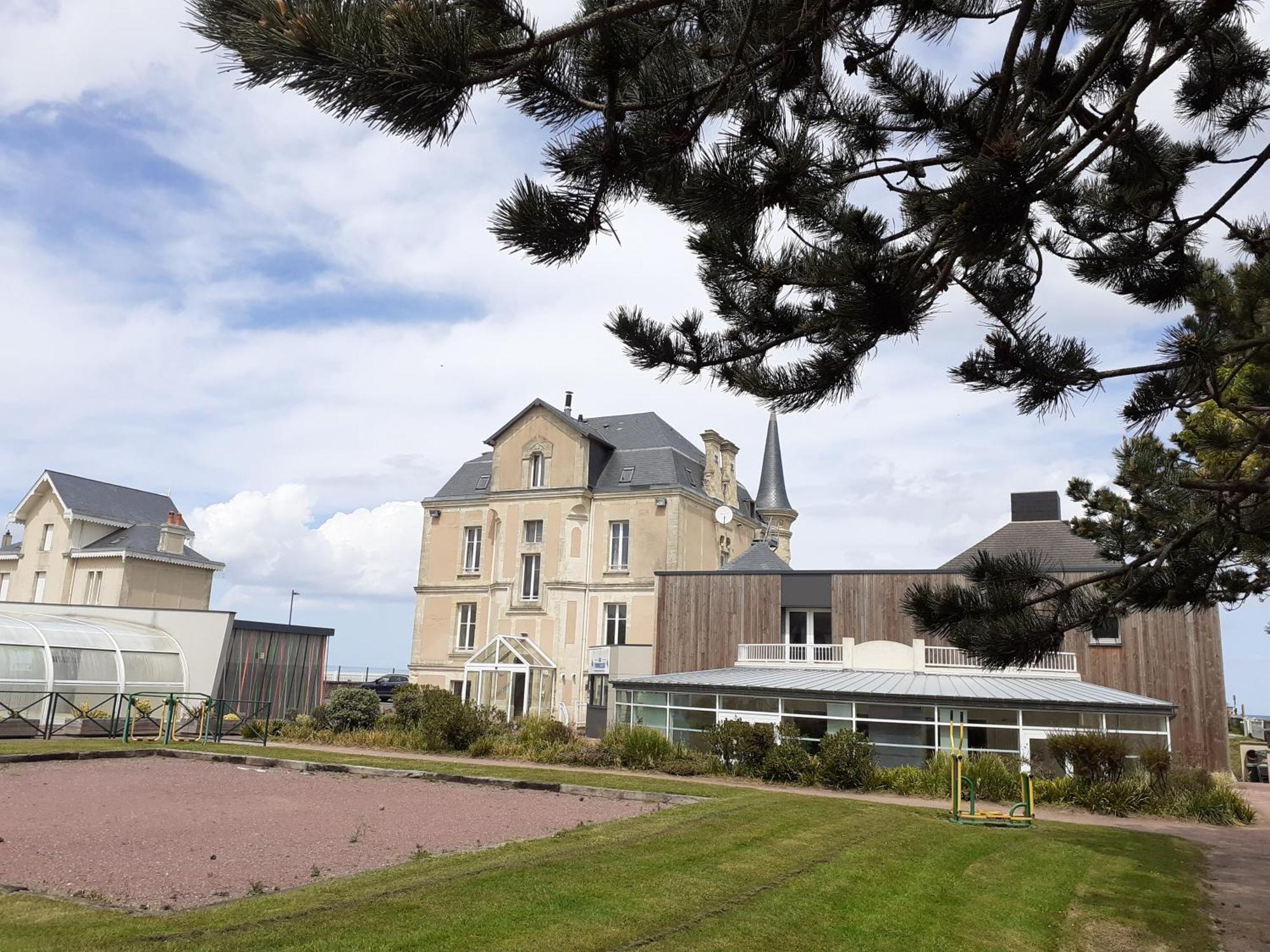 Les Tourelles Village De Vacances Asnelles Exterior photo