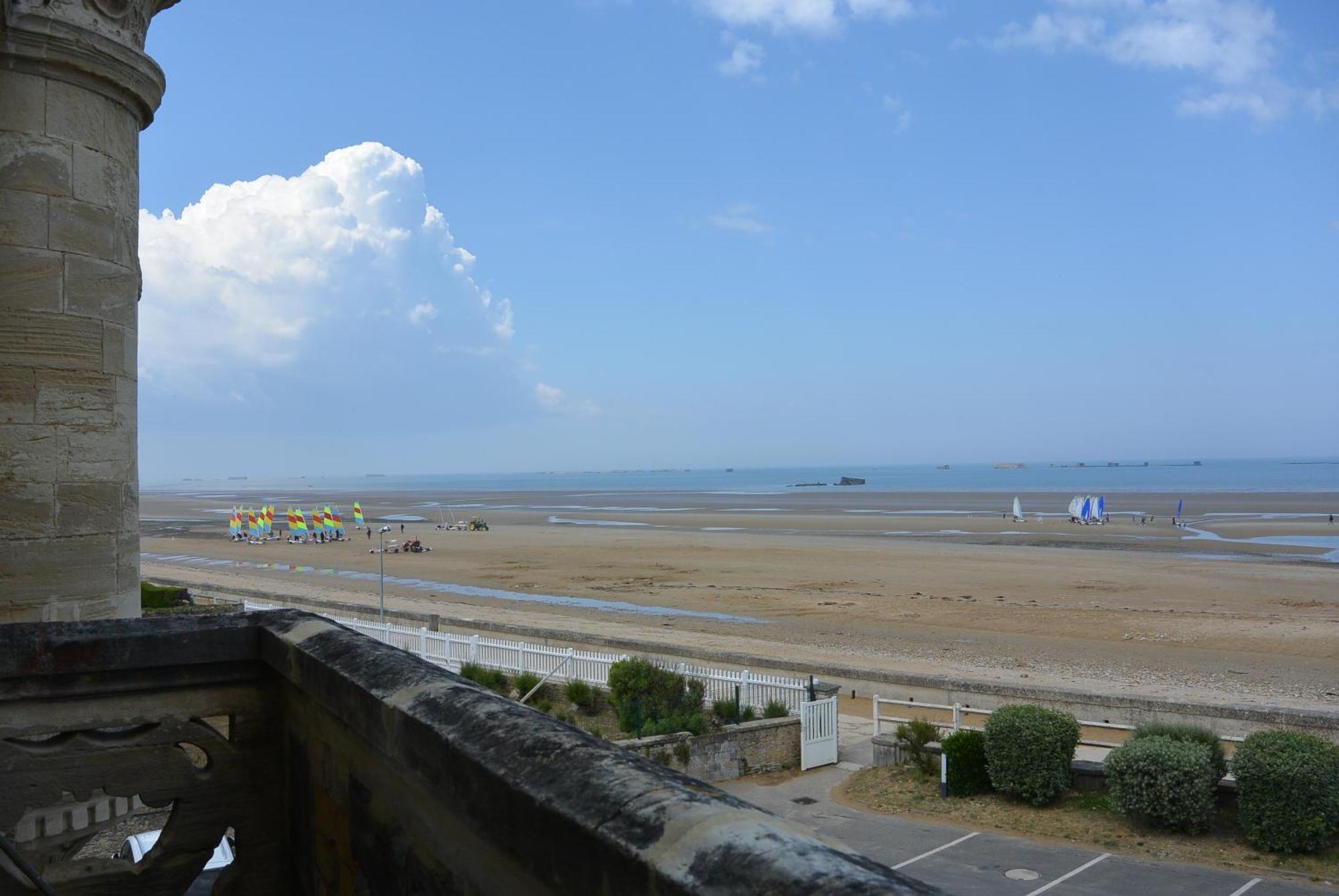 Les Tourelles Village De Vacances Asnelles Exterior photo